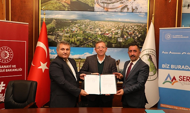 Arpaçay’da yapılacak kütük ev için imzalar atıldı