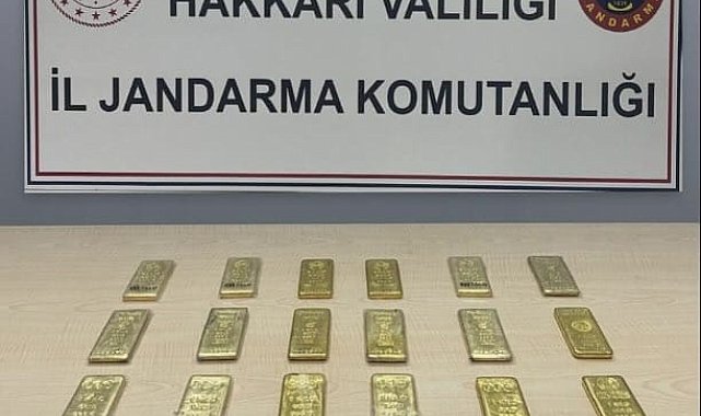 Ayakkabılarının içerisinden 54 milyon TL'lik külçe altın çıktı