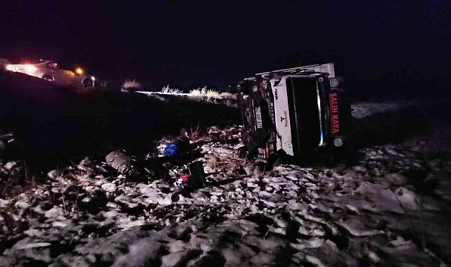 Bitlis'te kamyonet şarampole yuvarlandı: 1 yaralı