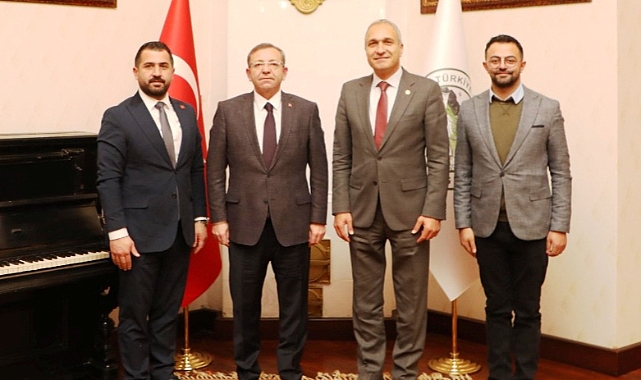 CHP heyeti Vali Polat'ı ziyaret etti