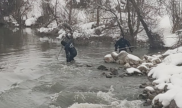Dalgıçlar Karasu'da kayıp öğretmeni arıyor