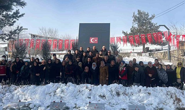 Dumlu şehitleri dualarla anıldı