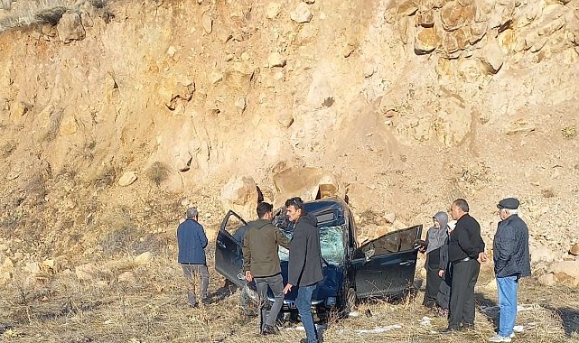 Elazığ'da otomobil takla attı: 1'i ağır 2 yaralı