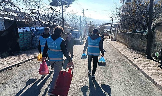 Elazığ'da yaşlılarla el ele gönüllüyüz biz etkinliği