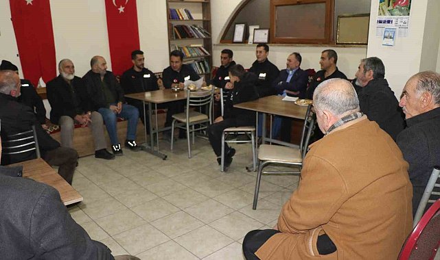 Erzincan'da AFAD mahallelerde vatandaşları bilgilendiriyor