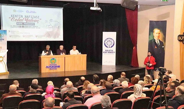 Gazeteci Celal Yalvaç düzenlenen panelle anıldı