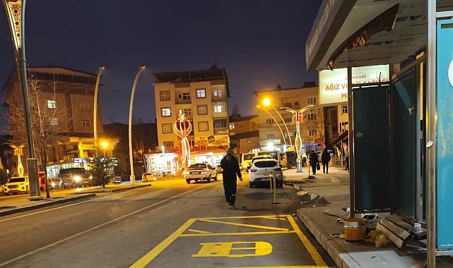 Hakkari Belediyesi'nden toplu taşıma duraklarına düzenleme