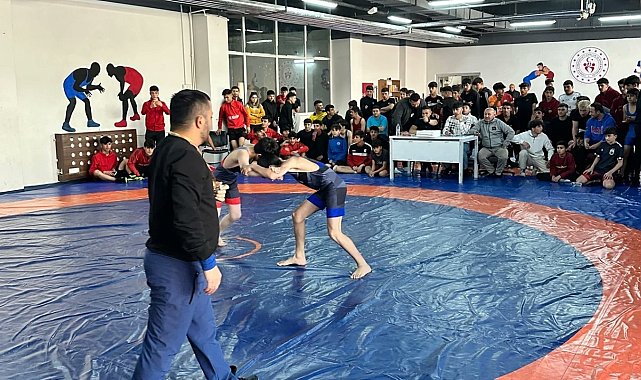 Hakkari'de 3 bin 800 öğrenci, Gençlik ve Spor İl Müdürlüğü'nün kurslarında eğitim alıyor