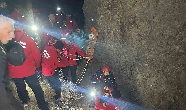 Hakkari'de arıcılık yapan adam dağdan düşerek hayatını kaybetti