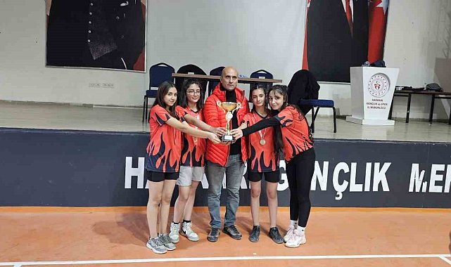 Hakkari'de masa tenisi turnuvası sona erdi