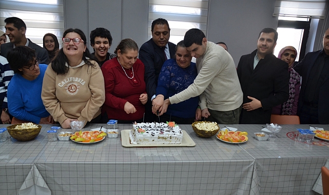 Kars Gündüz Engelli Bakım Merkezi'nde yeni yıl coşkusu
