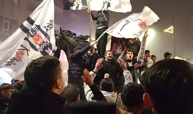 Kars'ta Beşiktaş'ın galibiyet sevinci sokağa yansıdı