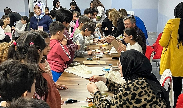 Kars’ta geleneksel ahşap baskı etkinliği büyük ilgi gördü