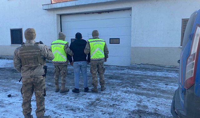Kars'ta hırsızlık suçundan araması bulunan şahıs yakalandı
