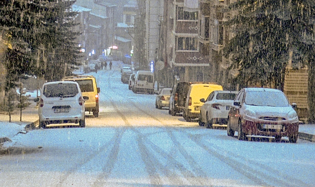 Kars'ta kar yağışı etkili oldu