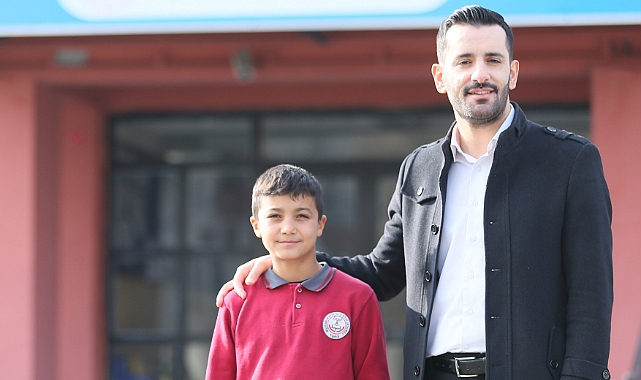 Kars'ta öğretmen, yemek yerken nefes borusu tıkanan öğrencisini kurtardı