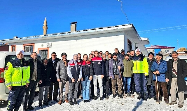 Kars’ta traktör sürücülerine eğitim
