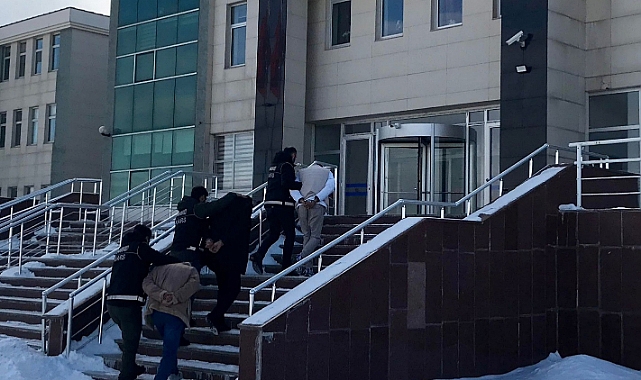 Kars'ta uyuşturucu taciri 3 kişi yakalandı