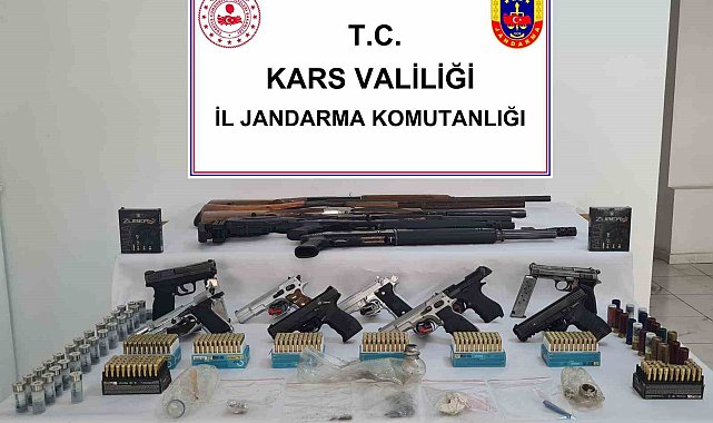 Kars'ta Jandarma'dan silah ve uyuşturucu operasyonu