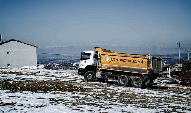 Kıraç Mahallesi'nde yılların sorunu tarih oluyor
