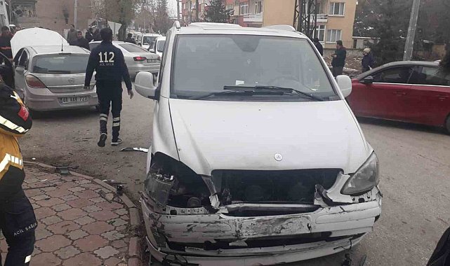 Malatya'da 4 aracın karıştığı kazada 2 kişi yaralandı