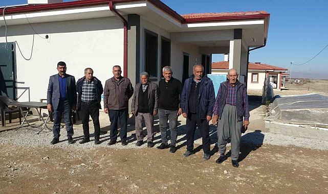 Malatya'da evlerine kavuşan depremzede vatandaşlar: "Villa gibi evimiz oldu"