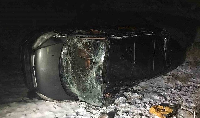 Malatya'da hafif ticari araç şarampole uçtu: 3 yaralı
