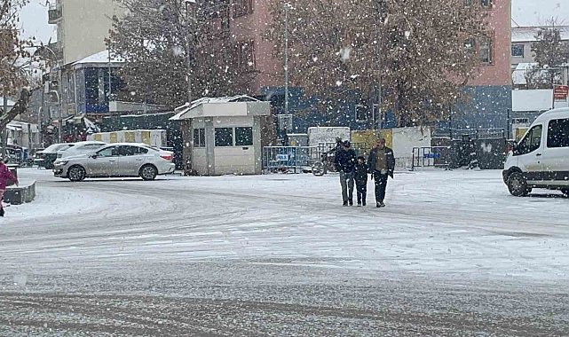 Malazgirt beyaza büründü