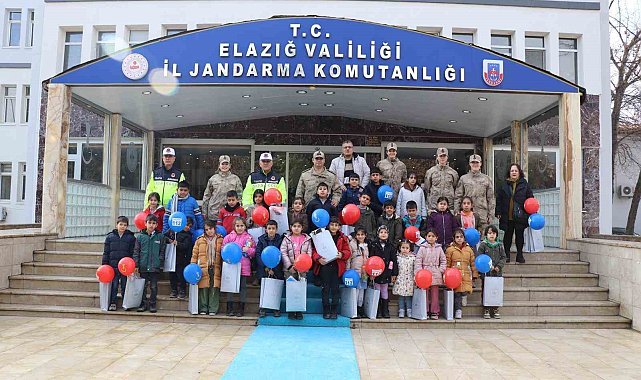 Minik öğrencilerden jandarmaya ziyaret