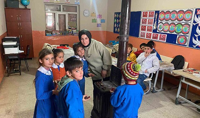 Minik öğrencilere kestane sürprizi