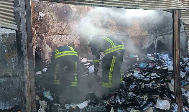Mısır Çarşısı'ndaki hasar gün ağarınca ortaya çıktı