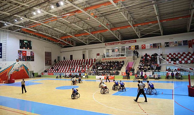 Muş BESK, Van BESK'i 76-49 mağlup etti