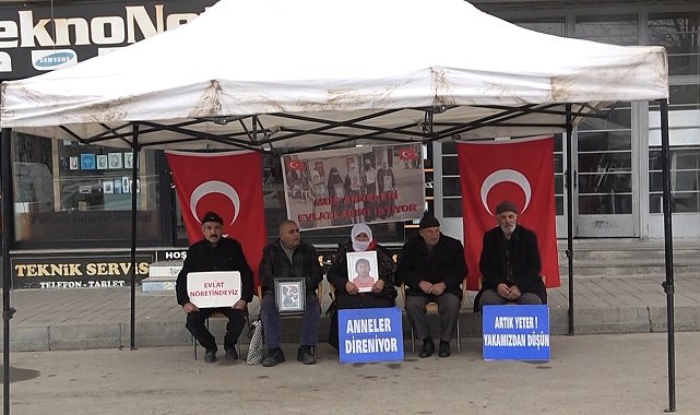 Muş'ta annelerin evlat nöbeti devam ediyor