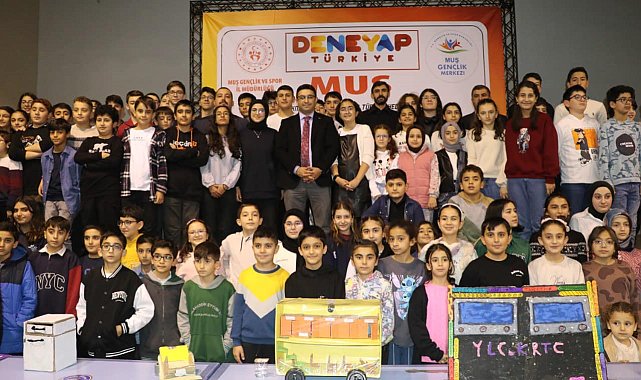 Muş'ta Deneyap Atölyesi öğrencileri şenlikte projelerini sergiledi