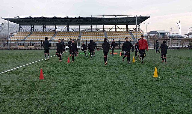 Muş'ta futbol kurslarına yoğun ilgi: Geleceğin yetenekleri yetişiyor