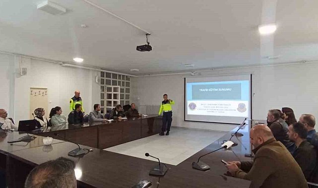 Muş'ta jandarma ekiplerinden trafik eğitimi