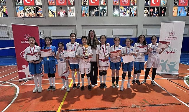 Muş'ta okul sporları voleybol il birinciliği müsabakaları tamamlandı