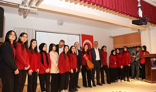Oltu'da liseliler 'Anadolu'dan Yükselen Ezgiler'de ter döktü