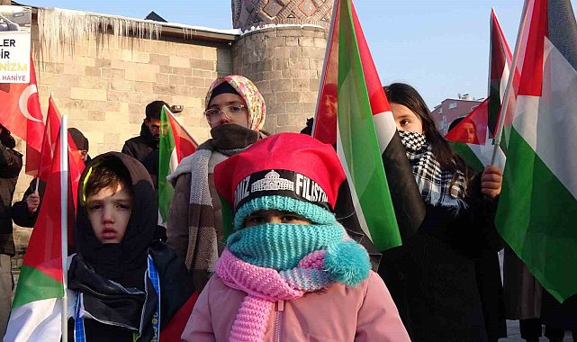 Sağlık çalışanları protesto yürüyüşleri 55'nci haftada da sürdürdü