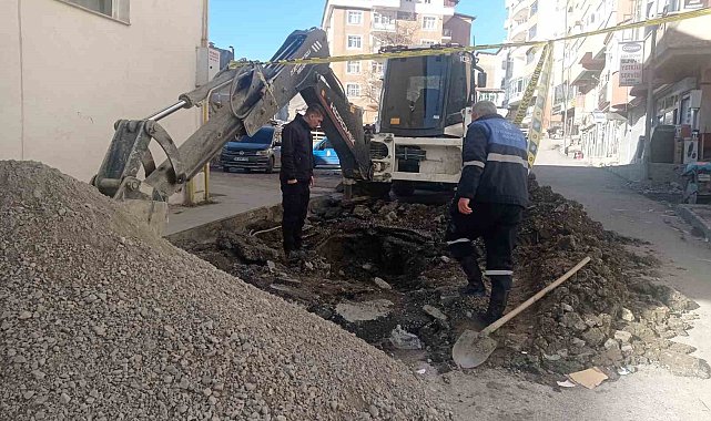 Su arıza ekiplerinin zorlu kış mesaisi başladı