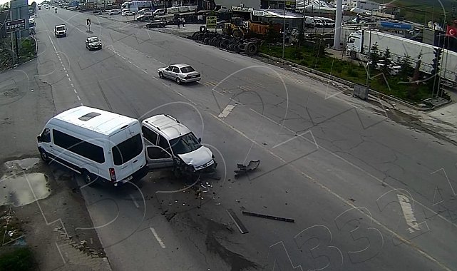 Tatvan'da KGYS kameralarına yansıyan kazalar