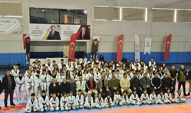 Tatvan'da Taekwondo Kuşak müsabakası düzenlendi
