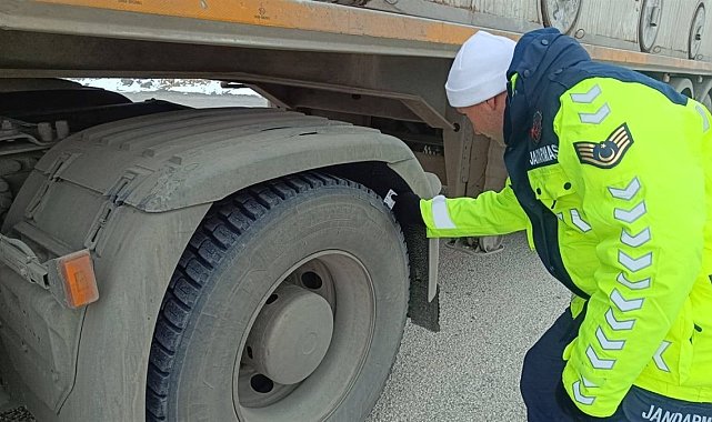 Trafik jandarmasından kış lastiği uygulaması denetimleri