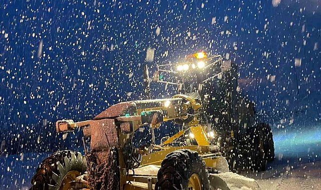 Tunceli'de kardan kapanan 65 köy yolunda çalışmalar sürüyor