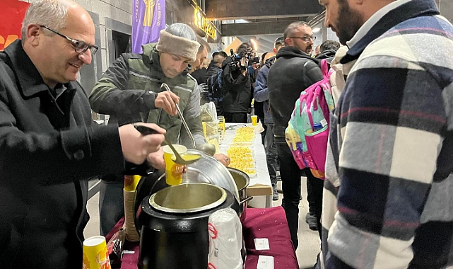 Turistik Doğu Ekspresi yolcularına çorba ikramı