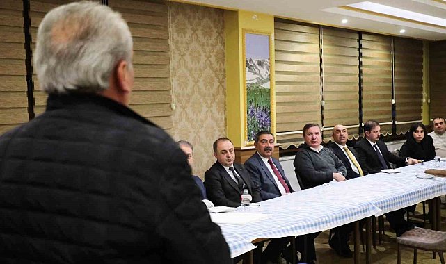 Vali Aydoğdu, Çağlayan Beldesinde muhtarları dinledi