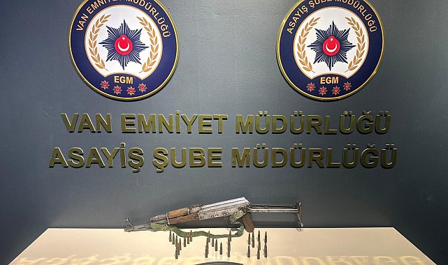 Van'da bir otomobilde uzun namlulu silah ele geçirildi