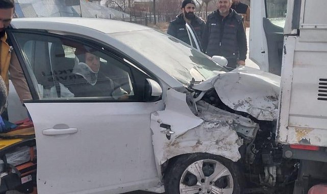 Van'da trafik kazası: 2 yaralı