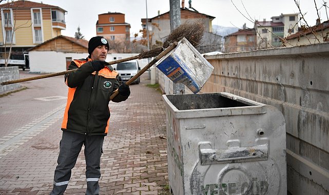 Yeşilyurt'ta temizlik işleri aralıksız sürüyor