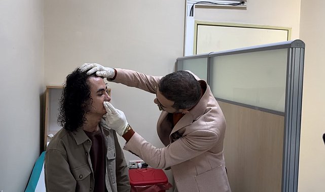 Yüksekova Devlet Hastanesi'nde bir ilk: 24 yaşındaki gence yeni burun kanadı yapıldı